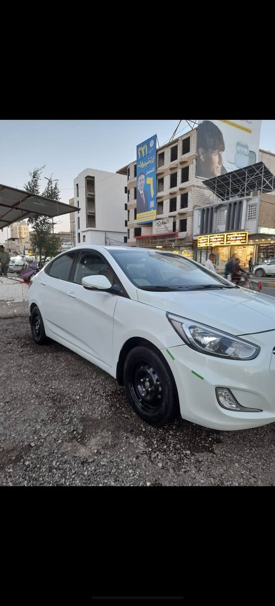 سلام عليكم اكسنت موديل ٢٠١٥ فول مواصفات محرك ١٦٠٠ بيه الباب وره السايق كرت والبنيد مرخه شرط رقم نجف مميز شاشه تحكمات اشاير بل مري فتحه حاكيه بل تنته تتفه تبريد شغال ***********
