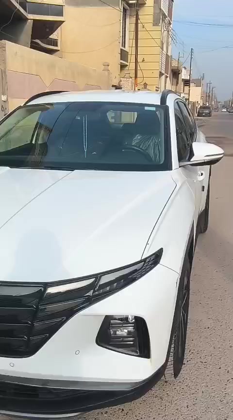 هونداي توسان خليجي موديل ٢٠٢٢
للبيع فقط
كفالة عامة من الضبغ والتبديل 
ماشية ٦٤ الف
فول مواصفات عدا البانوراما 
محرك وكير  نظيف وصيانتها بالشركة 
بيها شخوط بسيطة وكم رصعة موضحات فالفديو والصور 
السعر ٢٠٥ 
مكان السيارة بغداد
غير متواجد على النت 
للتواصل : ***********
