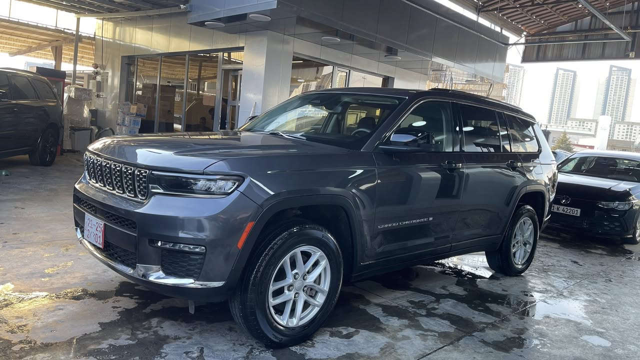 Jeep grand Cherokee laredo large

مۆدێل ٢٠٢٣
مواصەفات:
بەصمە
کامێرا
حاسە
سندوقی کارەبایی
شاشە
گەرمکەرەوەی کوشن
لایتی پێشەوە لید
سوکان هیتەر
ئەپڵ کارپلەی
ڕادار
بلاجکتۆر
شەغال
دەبڵ ئەکسل
ئاوێنە هیتەر
تەحدید سورعە
خەتی جادە
کوشن vip
بۆنیدی بۆیاخە لەگەڵ پەڵەیەک سەیارەکە زۆر جوانە

0770 642 1010
***********

Jeep Grand Cherokee 2023
جيب گراند شيروكي 2023

مواصفات Laredo 4x4 
-مقاعد تدفئة-
ستيرن تدفئة-
رادار جانبي و امامي-
لايت LED زينون-
شاشة كبيرة-كاميرا خلفية
صندوق كهربائي 
شغال

مكينة ٦سلندر حجم ٣.٦لتر تنفس طبيعي

ضرر السيارة بيها البنيد صبغ و شبر باب سكن 
السيارة كلش حلوة و نظيفة 

السيارة رقم كاتي تترقم شمالي
مكفولة من كير و محرك و كهربائيات

مكان السيارة
سليماني 
***********
***********
