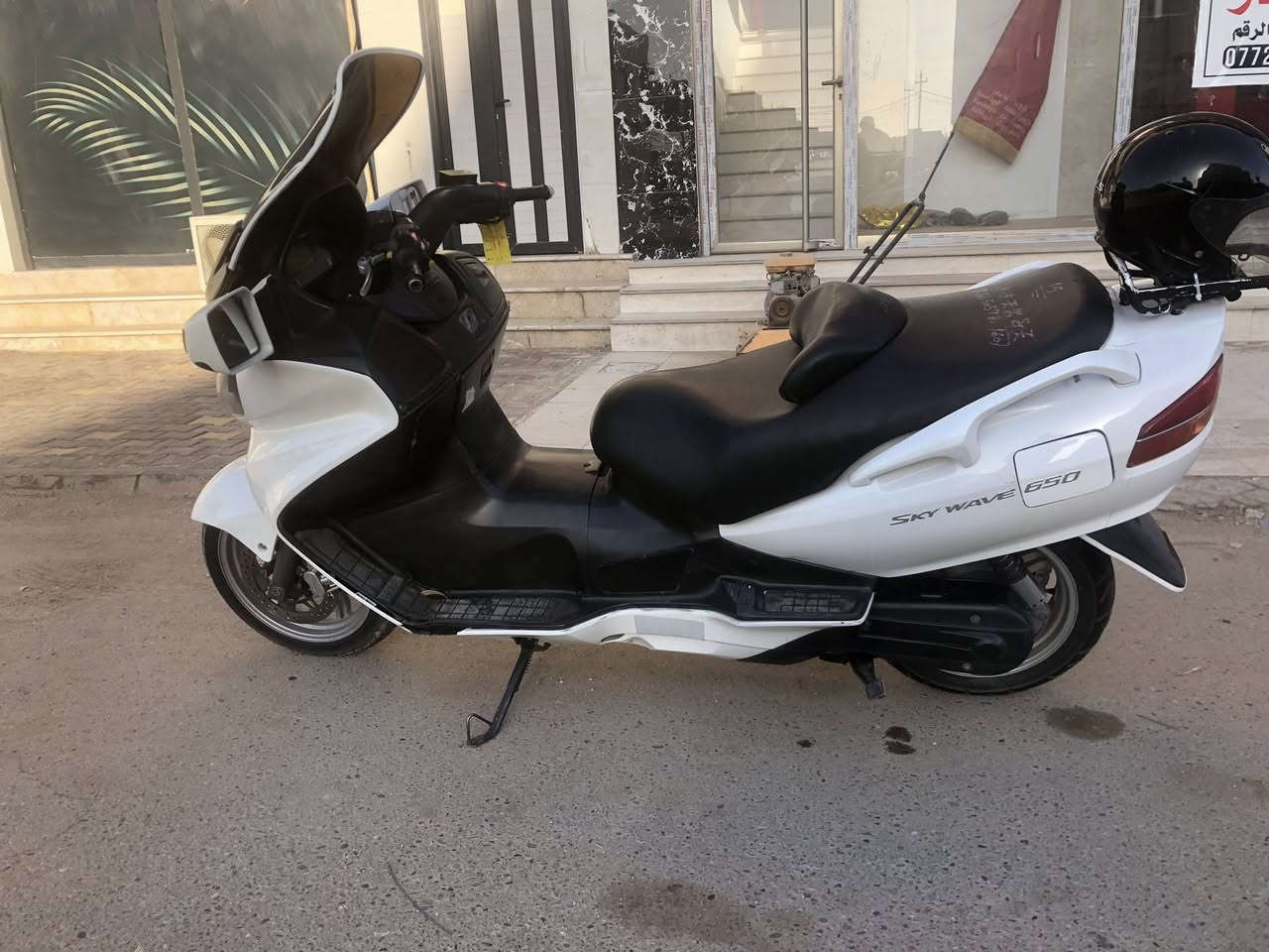 سكاي ويف 650 ياباني
محرك مشروط كير مشروط نص فول تخم تاير ياباني 
لايت زينون كهربائيات شرط معدل ٢٢٠ ماشيه ٧٧ الف حقيقي بيع ومراوس السعر خاص 
واتساب *********** مكاني سماوه
