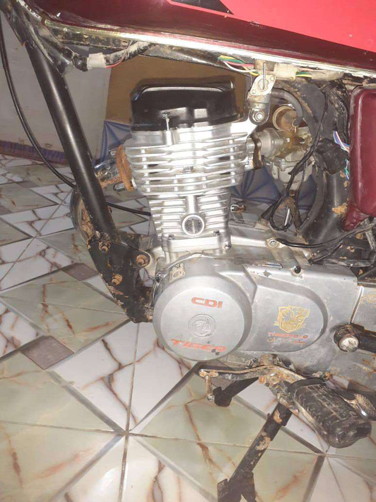 السلام عليكم دراجه لبيع تايكر موديل 2021 اوراق اصلي محرك ما مفتوح الدراجه خير من الله شوفت عيونك المكان  حله 
يم الجامعه مل بابل السعر 400 وبيه مجال 
الاتصال ***********
