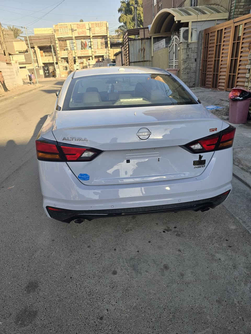 سلام عليكم ورحمة الله نيسان اليتما موديل 23 بدون رقم السياره بسمي ومصلحة ع ايدي لون سموك SR بدون ايرباك صور الحادث موجوده بنشر مبدل بابين وجاملغ *********** سعر ١٥٠ واني خادم تحياتي لكل الأعضاء
