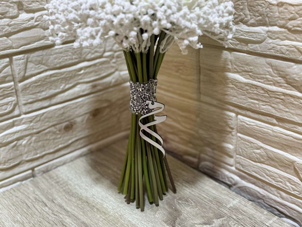 مسكة عروسة من تنفيذنا 🎀

صُنعت بُحب 💗 السعر 25 الف فقط 
🌸 مع تعليقة حروف حسب الطلب  🌸

متوفر توصيل لكافة محافظات العراق 🎗️
بغداد 5 الف 
باقي المحافظات 6


**إذا كنت صاحب هذا الإعلان وتريد حذفه لأي سبب، رجاءا أرسل رسالة إلى الدعم الفني**