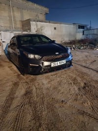 للبيع فورتي 2020 وارد امريكي حادثها جاملغ خلفي عكس السائق سيارة نضيفة ...