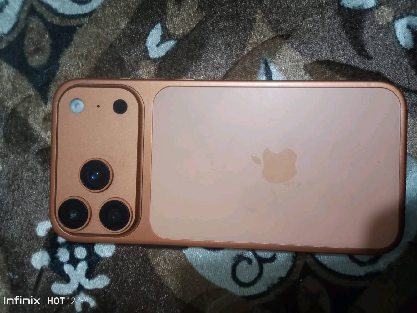 ايفون ١٧ برو ماكس باب ثاني امريكي اصلي ذاكره ٥١٢ يحمل جميع العاب و برامج بيع او مراوس 