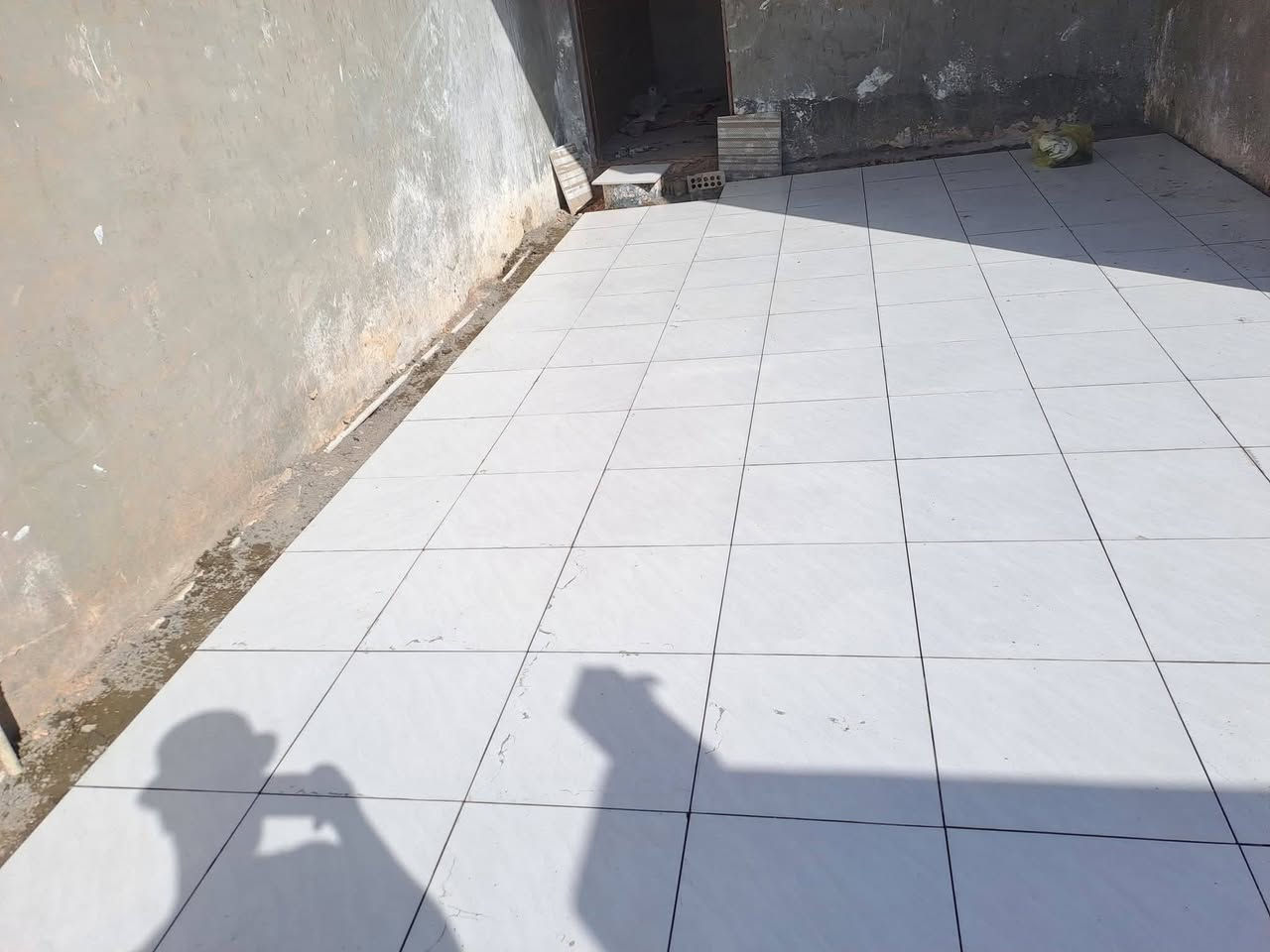 خلفه سيراميك ارضيات درجة اولى عملي في كل ديالى المتر المربع (5000) تصل بنا (***********) علمن الماعنده بلاش

