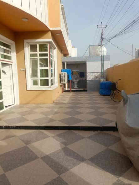 .. بيـع مستعجـل ..
السلام عليكم 
من رخصة الادمن
⭕ دار سكن للبيع في الرمادي 
الصوفية مقابل مطعم القصر الابيض
♻️ مساحة الدار 225 م 
♻️ ( الواجهة 15 × 15 النزال )
♻️ عرض الشارع 8 م تبليط جديد
جنس العقار طابو زراعي 
سند 25 فسفوري تحويل مباشر
 نوع البناء بلوك مجوف ⚜️
يتكون من استقبال و صالة ومطبخ 
وغرفتين نوم وصحيات و كراج 
ومنور ومجموعة صحيات خارجية
السعر 125 مليون وقابل للتفاوض
رقم صاحب الدار متوفر واتساب
***********
