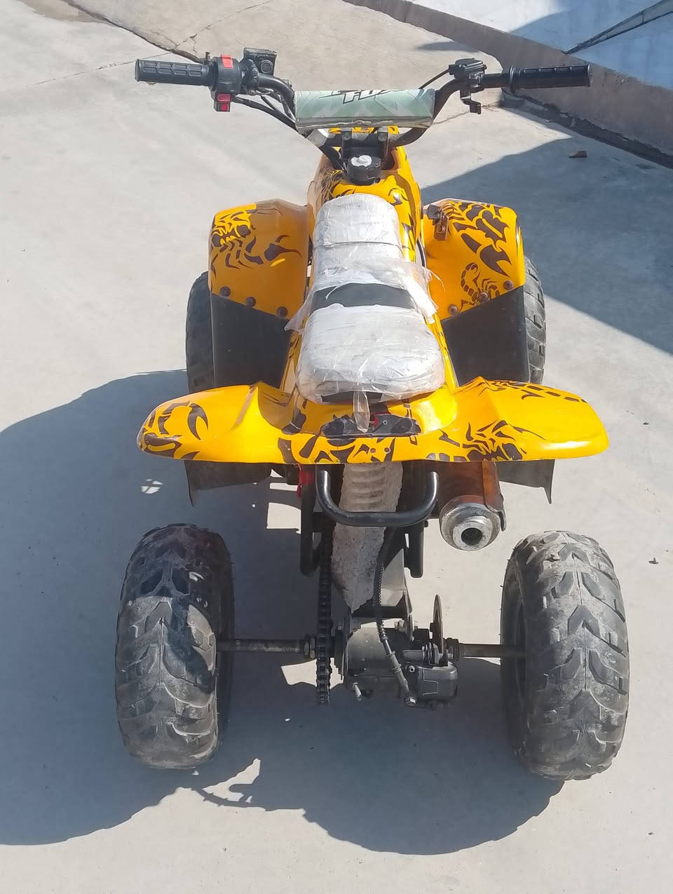 للبیع سعر ٤٠٠ الف ***********  ***********
