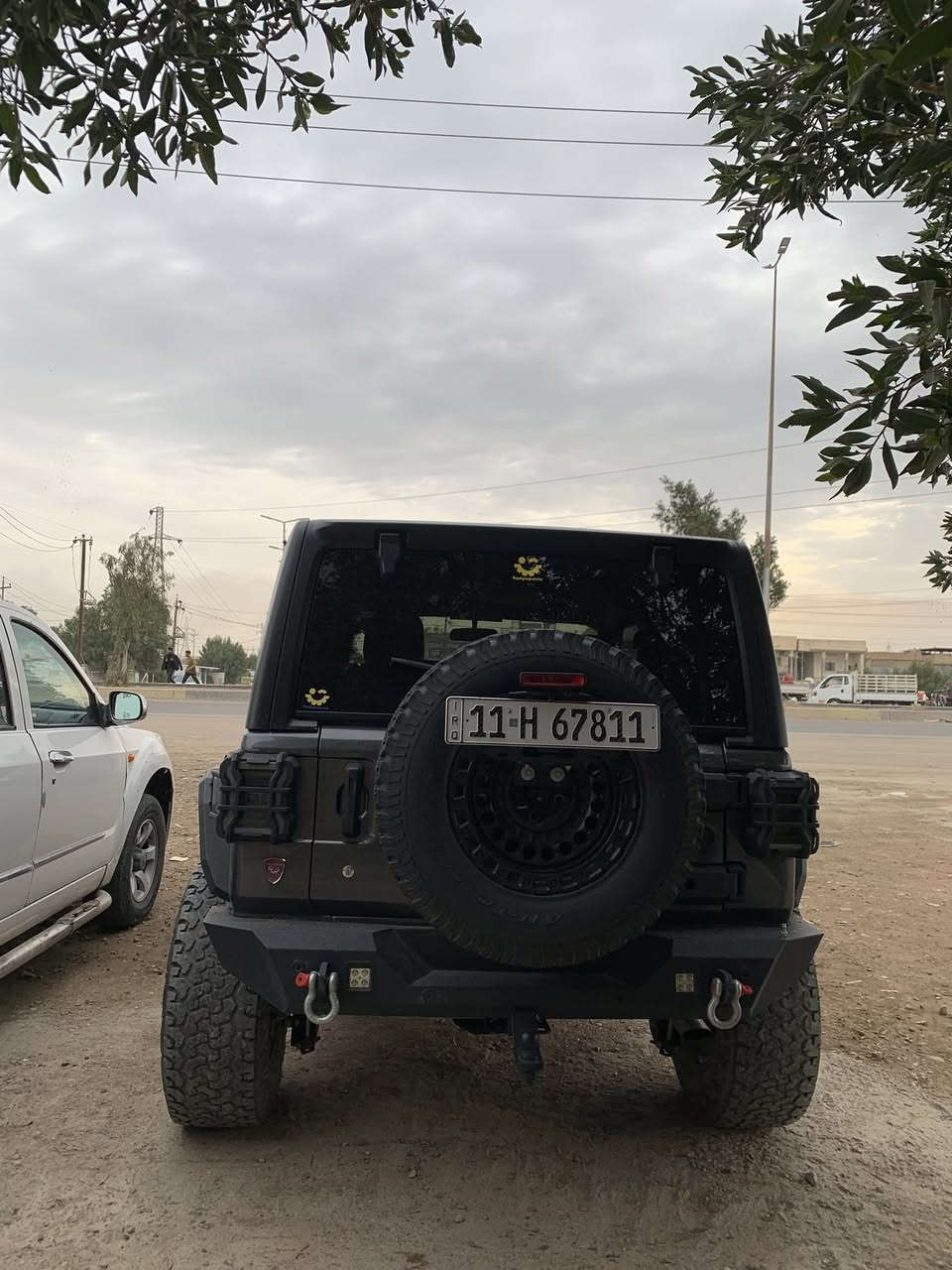 سلام عليكم جيب رانكلر موديل 18 كفاله عامه رقم  بغداد بأسمنه سياره مال جناي جديده بي معنى لكلمه موصفات شاشه جبيره بصمه تحكم  ستيرن ستيرن مزوده المكينه  كروز سياره مزوده بل كامل  هاذ رقم بي بي واتساب ومتواجد عل فيس *********** سعر سياره خاص
