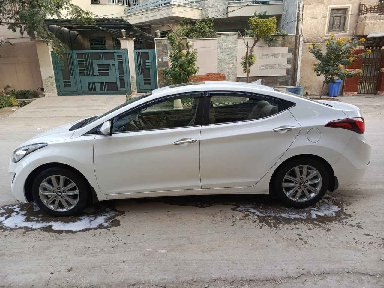 # يالله سلام عليكم هونداي النترا موديل 2015 وارد خليجي فول مواصفات مكفوله من ضربه وصبغ محرك 1800 ماشية 180حقيقي جاهزه من كلشي كير ومكينه حدادية تخم تاير تبريد رقم بابل بسمنه سنوية 2027
مواصفات 
دراخل صاج
شاشة 
فتحه 
ويل كب 
شاير بالمري
تحكمات شاير 
السعر 123بية مجال قليل عنواني حله باب مشهد للاستفسار عن رقم الهاتف ***********
