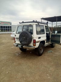 شباب لاندكروز ربع سياره ما بيها اي نقص محرك مالها بلادي سته سلندر بنزي...