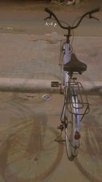 السلام عليكم شباب بايسكل للبيع حجم 26 لون رصاصي اقل الشهر من منزله بايسكل جديد سعر البايسكل 120 وبي مجال مراوس عادي مكاني كربلاء حي العامل منطقه الثالثه رقم الهاتف بس واتساب *********** خاص مفتوح
