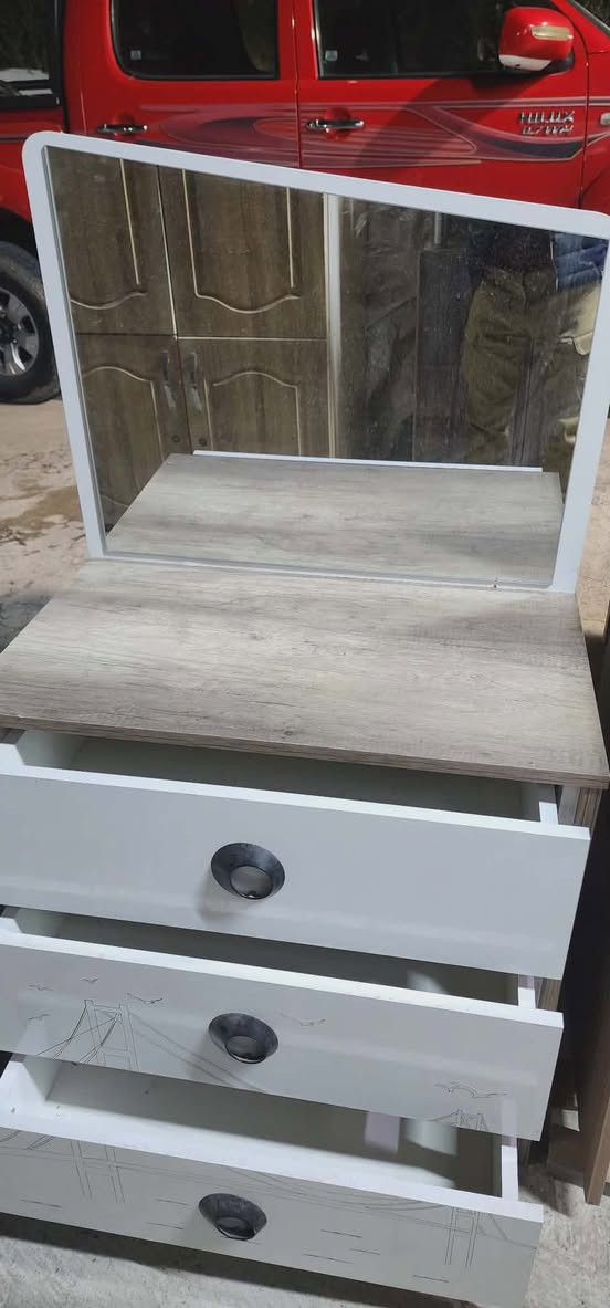 السلام عليكم
اغراض للبيع

ميز المراية سعره ب30

المكتبة سعرها ب40

الجزامة الكبيرة ب45

الجزامة الوسط ب40

والجزامة الصغيرة ب25 

العنوان/بعقوبة-بهرز


**إذا كنت صاحب هذا الإعلان وتريد حذفه لأي سبب، رجاءا أرسل رسالة إلى الدعم الفني**