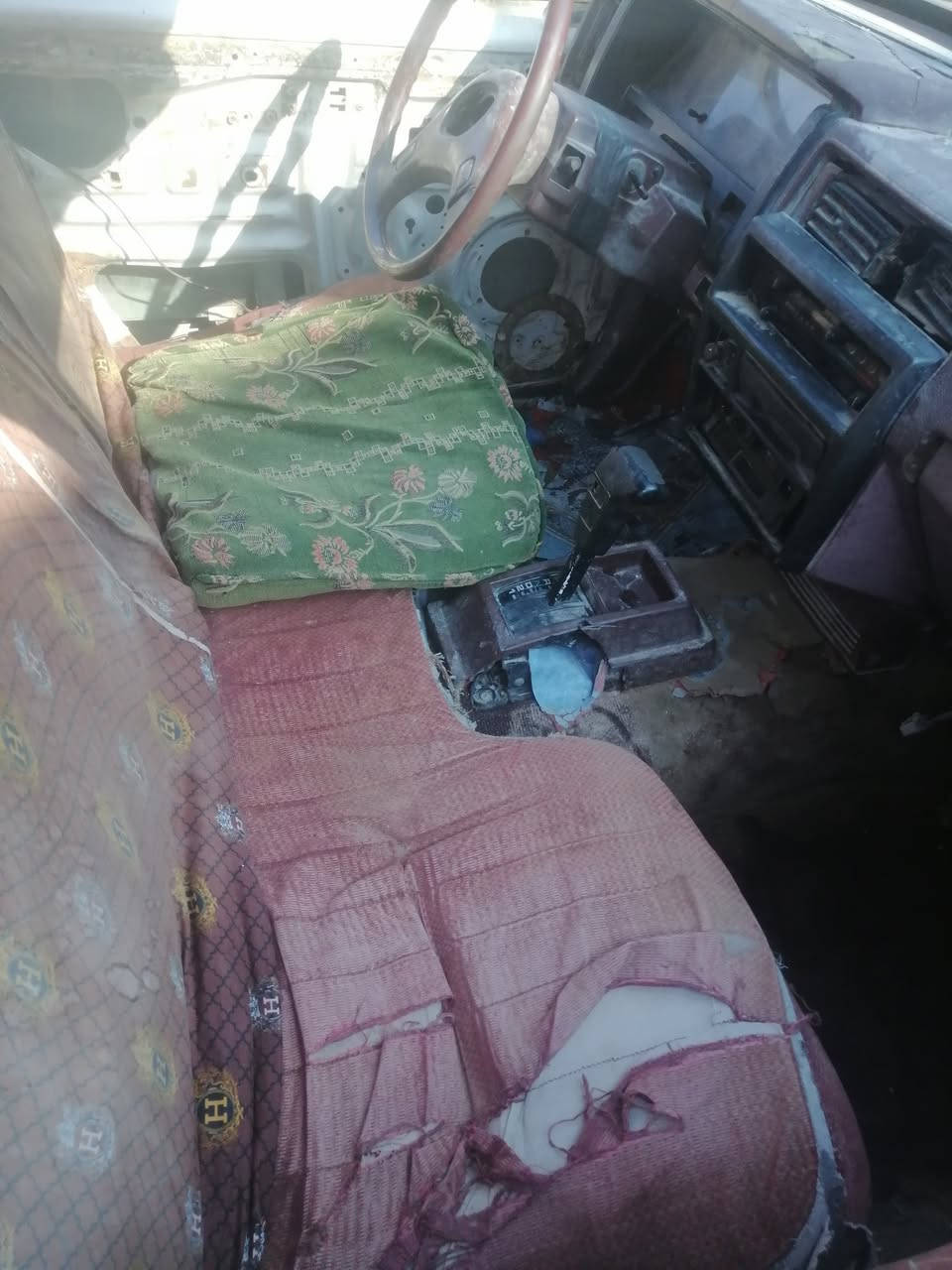 سلام عليكم نيسان دبل مكينه وكير ونجي ناعم رقم انبار مشروع وطني سنويه ضايعه اكعدك ويه المالك حداديه وتخم تاير جاهزه وبور كله جديد المكان كربلاء السعر 17 الرقم ***********
