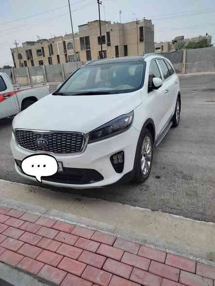 للبيع سورنتو 2018 رقم بغداد فول مواصفات 1/1 بانوراما  السياره مكفول من كلشي
السياره مكفوله من الصبغ ماعدا بارد تحت قبغ البانزين تقريبا أقل من شبر  كما موضح في السونر محرك وكير مكفول في وضع الشركه كما موضح في السونر
المواصفات الميكانيكية:
المحرك:  6 سلندر 3.5 لتر (3500cc)، العداد  108.000 km ماشيه
ناقل الحركة: أوتوماتيكي، 6 سلندر
الدفع:  دفع رباعي (4WD) 
المواصفات الخارجية:
الإضاءة: لد أمامي وخلفي، كشافات ضباب ليد، زنون أصلي.
الجنوط: ويل كروم مقاس 19 بوصة
المرايا: كهربائية مع إشارات انعطاف ونظام ترحيب ذكي.
الأبواب: نظام بصمة للفتح والقفل، ، والجنطة الخلفية كهربائية مع شفط. 
المواصفات الداخلية والتقنية:
المقاعد: جلد، كهربائية، وتبريد
التبريد: 3 قطع تبريد (أمامي وخلفي).
التحكم: تحكم كامل من المقود، مثبت سرعة، ونظام تشغيل بالبصمة (بصمة تشغيل).
الشاشة: شاشة معلومات وترفيه كبيرة تدعم آبل كاربلاي وأندرويد أوتو، بلوتوث، وUSB.
الأنظمة: أنظمة قيادة متعددة (ايكو، سمارت، كومفورت، سبورت)، كاميرا خلفية، حساسات أمامية وخلفية، وبرادات خلفية.
سياره كلش حلو ورزنه  بالعافيه  عليه الى اتصير من نصيبه 
السعر 258 $
رجاءأ الشراي والجناي يتصل ويدلل السعر بيه مجال قليل حك الجيه 
ارجوا التواصل على الواتساب فقط *********** 
غير متاح على المسنجر
