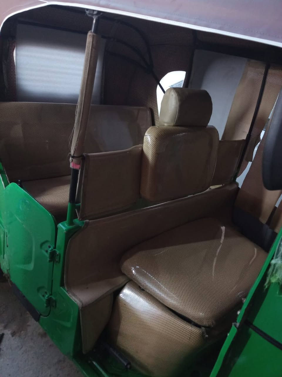 سلام عليكم تكتك ال2021 مرقمه لون اخضر دوشمه عامه الكتك خير من الله مال جناي السعر8و200وبيهة مجال حك الجيه المكان بغداد شعله الصدرين الرقم ***********
