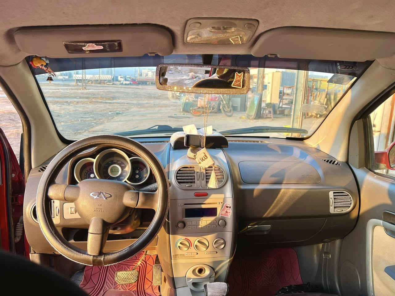 شيري A1 للبيع
موديل ٢٠١٣
ماشية ٦٠ الف بس 
بدون ضربة بدون صبغ 
سيارة جاهزة بدون نقص
كير ومحرك مكفولات 
رقم انكليزي بأسمي تحويل ثاني يوم 
السعر ٤٢ ورقة 
***********
