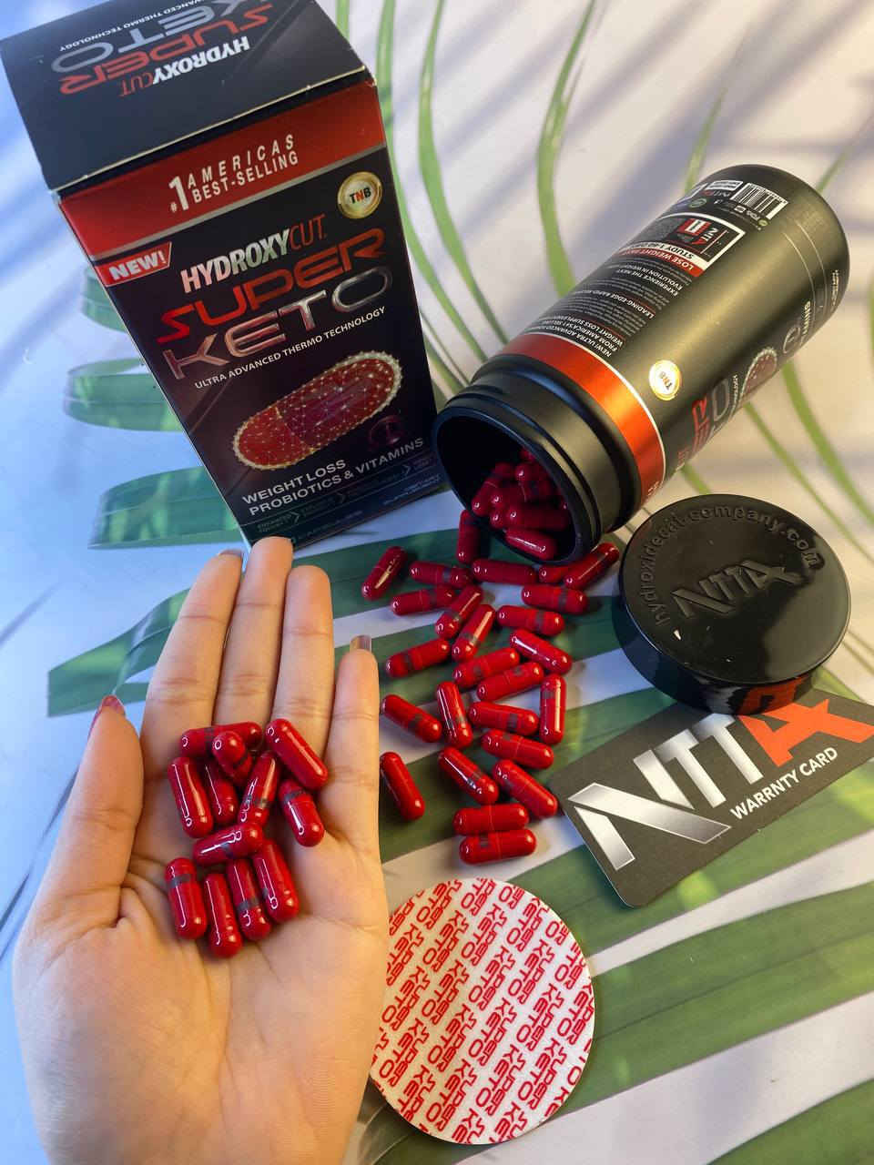 Hydroxycut Super Ket منحف ال هيدروكسي
غذائي يُسوق للمساعدة في إنقاص الوزن، لا سيما للأشخاص الذين يتبعون نظام "الكيتو" الغذائي. يعتمد المكمل على تقنية "Ultra Advanced Thermo Technology" لدعم حرق الدهون وتعزيز ❤

المميزات والفوائد المحتملة
دعم فقدان الوزن: يحتوي على مستخلص القهوة (C. canephora robusta) الذي تشير بعض الدراسات إلى دوره في المساعدة على تقليل الوزن عند دمجه مع نظام غذائي 
تعزيز الطاقة والتركيز: يحتوي عادةً على الكافيين الذي يساعد على زيادة اليقظة والنشاط أثناء التمارين. ❤🌿


**إذا كنت صاحب هذا الإعلان وتريد حذفه لأي سبب، رجاءا أرسل رسالة إلى الدعم الفني**