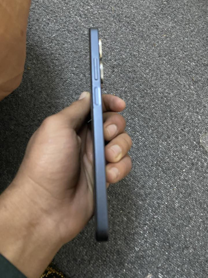 جهاز ريلمي سي 55 نضيف حيل كلشي مامبدل بي ذاكره 256 رام 8+8 بطاريه 5000 السعر 160 وبي مجال الاتصال عل ***********
