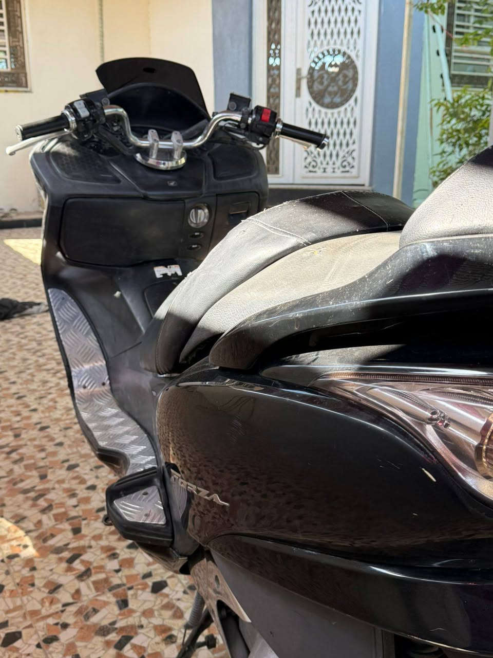 دراجه فورزا 09 كرستاله دراجه مكفوله مكينه كير برغي مامفتوح الجنطه مامفتوحه دراجه نظيفه وحلوه اديرله دهن لتر ١٨ الضرر فقط جاملغ امامي وجامه للي يدور كفرات والي يدور مكينه الدراجه فول نضافه 100% مكان الديوانيه تقيه للتواصل ***********
