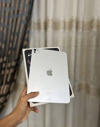 ايباد 2024 حجم 11 ذاكره 256 معالج m4 كامل بطارية 88 نظافة 95 يوجد توصي...