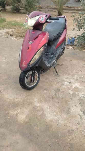 السلام عليكم دراجه جي فور يباني جاهزه سلف هندر كرهبياته كله شغاله محرك ناعم و سريع تواير باتري كله جديده دراجه خير من الله وعلي سعره 350 عنواني قضاء الرفاعي رقم تلفون ***********
