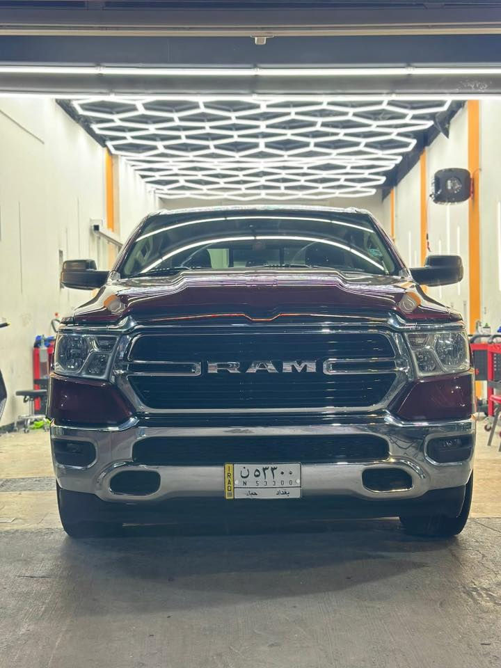 سلام عليكم  رام 2019 باب طويل بدي قصير  بك هورن مواصفات العاديه مكينه 6 سلندر  اوتو ستار مكينه وكير جدد تخم تاير جديد ماشيه 70 الف بيه 3 قطع جاملغ خلفي وباب خلفي 
وبيه جاملغ امامي مبدل نفس اللون مكاني بغداد 
***********
