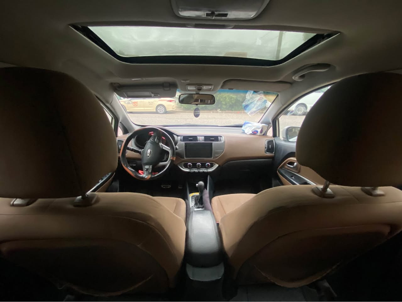 Kia rio 2013 hatchpack
مواسەفاتەكانی ئاوێنە شەفتە ئیكۆیە دەبل گێرە شاشە ئایپادە تەحكوماتی سەر سوكانەكانی هەموو ئیش دەكا سلایدە سەنەوی تا ٢٠٢٨ تەنیا هەزەی بەسەر چووە بەناوی خۆمە بەناو كردن و هەموو شتێكی بە شەرت 
چوار یان پێن ساردە كووتی هەیە جاملخی دواوە لای سەكن هەیەتی رسمەكەشم لە كۆتایی داناوە چاكراوەتەوە مەكینەی تەنیا بۆ كاسكێت گۆرین كراوەتەوە هەموو شتێكی بێ عەیبە دیناری مەسرووف تێدا نیە 
١٠٥ مەجالێكی كەم 
ژ.م ***********
لە وەتس ئەپ تێل بكەن أربيل, العراق
