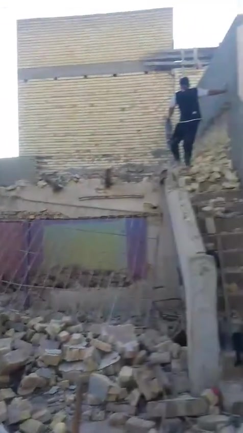 السلام عليكم يوجد لدينا كادر تفليش البيوت و قص الرباطات  و قلع الراضي وتگشير الجذران كافه انواع  التفليش با انسب السعار بغدادفقط***********
