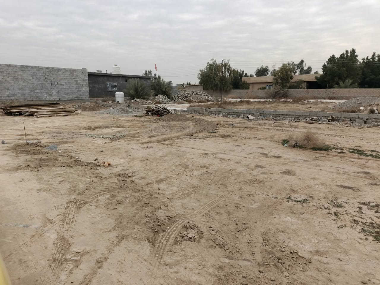 بسم الله الرحمن الرحيم يعلن مكتب المختار للعقار عن وجود قطعتين للبيع المساحه الأولى 200متر والثانية 100متر يوجد فيهن جميع الخدمات قريب الشارع العام جدآ وبسعر مناسب الموقع بغداد تقاطع نهروان 9نيسان قريه الحرار للاستفسار الاتصال على الارقام التاليه
***********
***********
