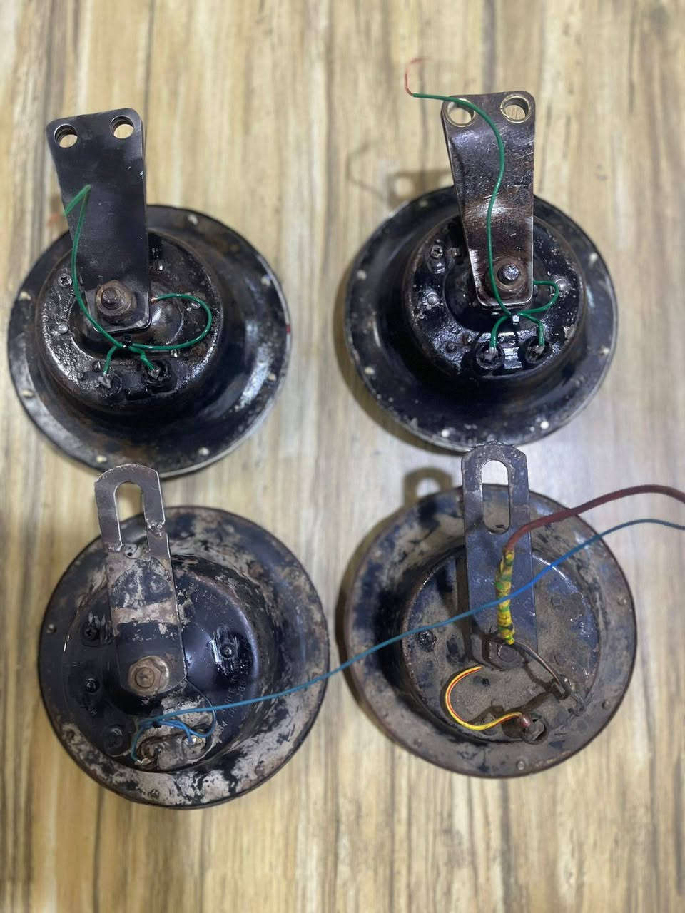 السلام عليكم للبيع هورنات بوش ثمن براغي واحد ياباني والثاني غلاف صيني والداخل الماني محور بيع مستعجل واحد 100 وواحد ب 125 عنواني بصره اتصال بهذا الرقم *********** البصرة, العراق
