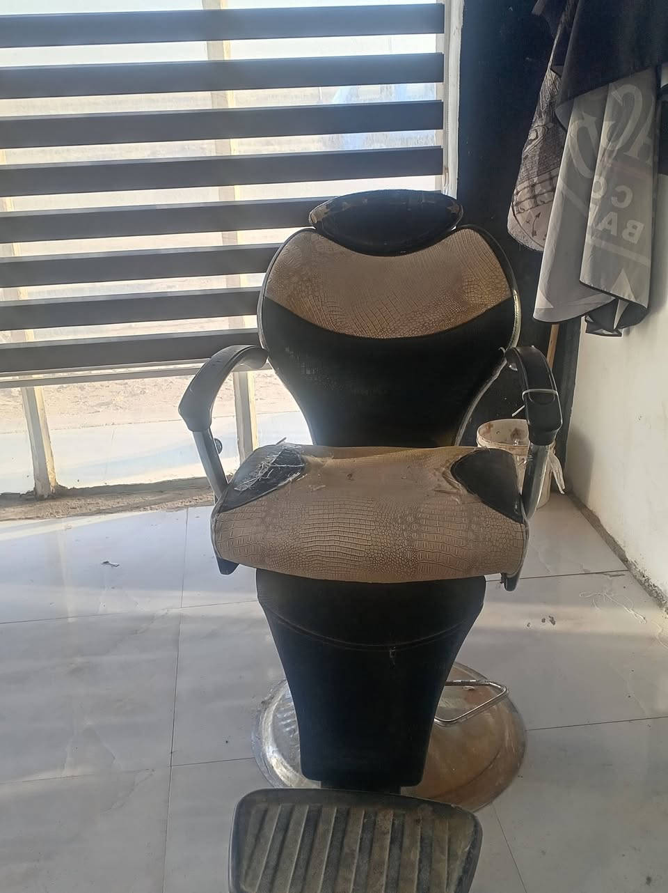 كرسي مستعمل للبيع السعر ١٠٠ وبيه مجال المكان الحله. الحمزه الغربي


**إذا كنت صاحب هذا الإعلان وتريد حذفه لأي سبب، رجاءا أرسل رسالة إلى الدعم الفني**
