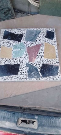 اخون يوجد كاشي جديد 40/40 مطعم بالمرمر مئه وعشرون متر وبسعر مناسب من ي...