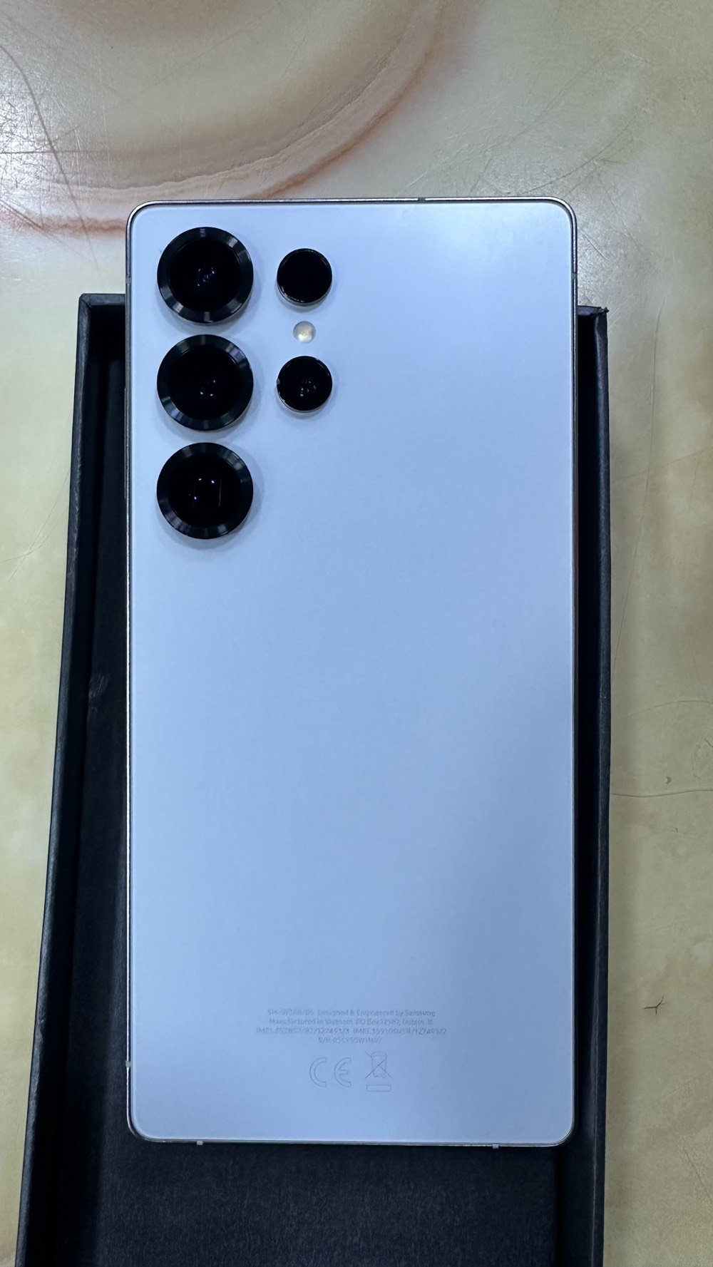 اس 25 الترا جديد استخدام قليل جدا نظافه الف بالميه بعده بالضمان تقريبا سنه يلا يخلص الضمان
ذاكره 256 سعر 1150 وبي مجال بسيط مكاني نجف قضاء المناذره