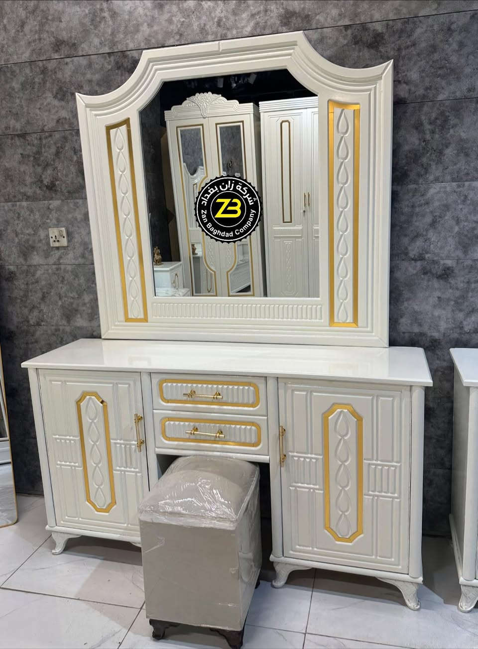 لدوخ نفسك ماراح تلكه ارخص من هيج سعر

متوفر الان مليون و600 الف

اليكم المواصفات 👇

غرفة ست ابواب طابقين ملحق نجاره عراقيه 

تتكون من 11 قطعة 

مراية قيافه هدية 

الوجه 10ملم 

الدآخل صاج طبيعي 4 ملم 

الضهر جرجوبه ضب براغي 

القاعدة بلوك صاج 16 ملم 

الغرفة نجارة عراقية 

من انتاج زان بغداد للاثاث العراق 

ارتفاع الكنتور 265

عرض  الكنتور 320

عرض زاوية الملابس 110

ضلع كأمل الزاوية مع الكنتور 430

السعر مليون و600 الف فقط

زان بغداد للاثاث العراقي

خدمة استبدال الغرف بغرف جديده مع الاتفاق على الفرق 

خدمات مابعد البيع لمدة سنه مجانيه 

العنوان بغداد المعامل الحسينيه قرب مقبرة المسيح مجاور سوق الحسينية 

يوجد لدينا خدمة توصيل وشد الى جميع المحافظات العراق 

تيك توك 👇

www.tiktok.com/@kaarar_94

شكراً لاختياركم زان بغداد للأثاث العراقي نسعد بخدمتكم 
‭‬
***********
***********

***********
***********
