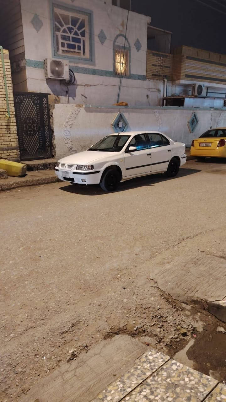 سمند موديل 11 جاهزه من الطول للطول ترايك لبغداد نقص فقط التبريد كفاله من الضربه والتبديل فقط القماره بيه صبغ اثر زنجار مو خياس والتصوير موجود قبل لا اصبغ بسم صديقي تحويل بالبصرة مشروع وطني السعر ب 45 وبيه مجال بسيط للشراي العنوان البصرة حي الاصدقاء ***********
