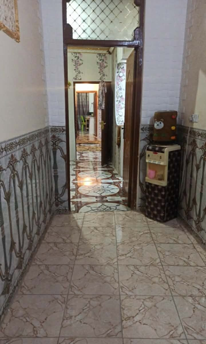 السلام عليكم
بيت للبيع  طابو زراعي سند 25 الموقع المحاويل حي السلام خلف سكه القطار يبعد عن الشارع حله بغداد 200م 
بناء جديد  مساحه 240م مكون البيت  غرفتين ومطبخ وهول استقبال السعر 45 بيه مجال 
..متوفره كافه الخدمات  .تبليط ماء وكهرباء  .. للاستفسار الاتصال على الرقم الهاتف ***********
