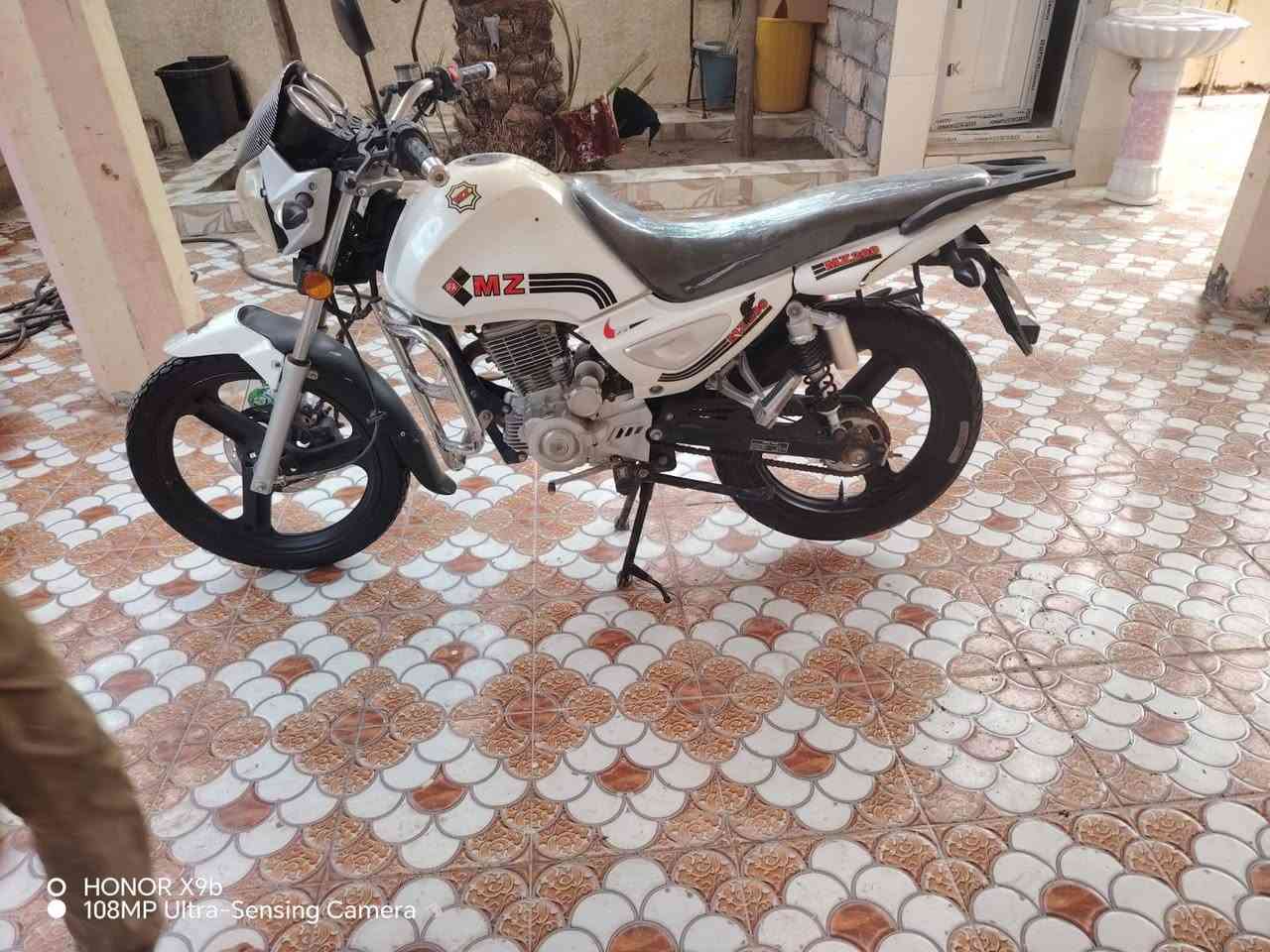 السلام عليكم سينكي للبيع فول مديل 2020 جديد نضيف الرقم ***********
