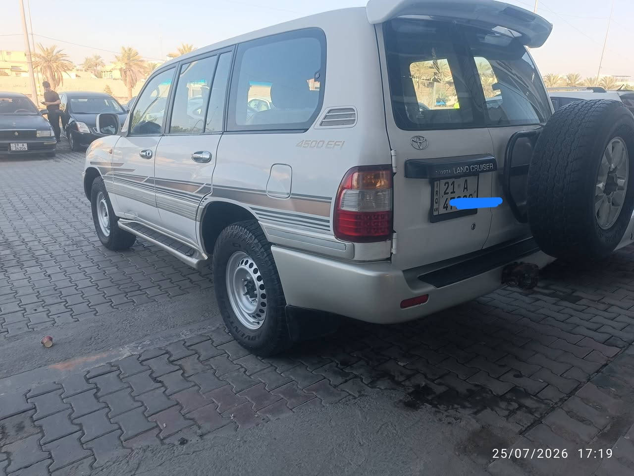 السلام عليكم مونيكا بيع او مراوس موديل 2000 سياره جاهزه تبريد فورويل شغال بدون حادث بيها صبغ قليل كير عادي سنويه هزه جديده قبل كم يوم هزيتها باسم شركه تحويل وكاله مو مشكله عنوان السياره نجف الاشرف سعر السياره 120  ***********
