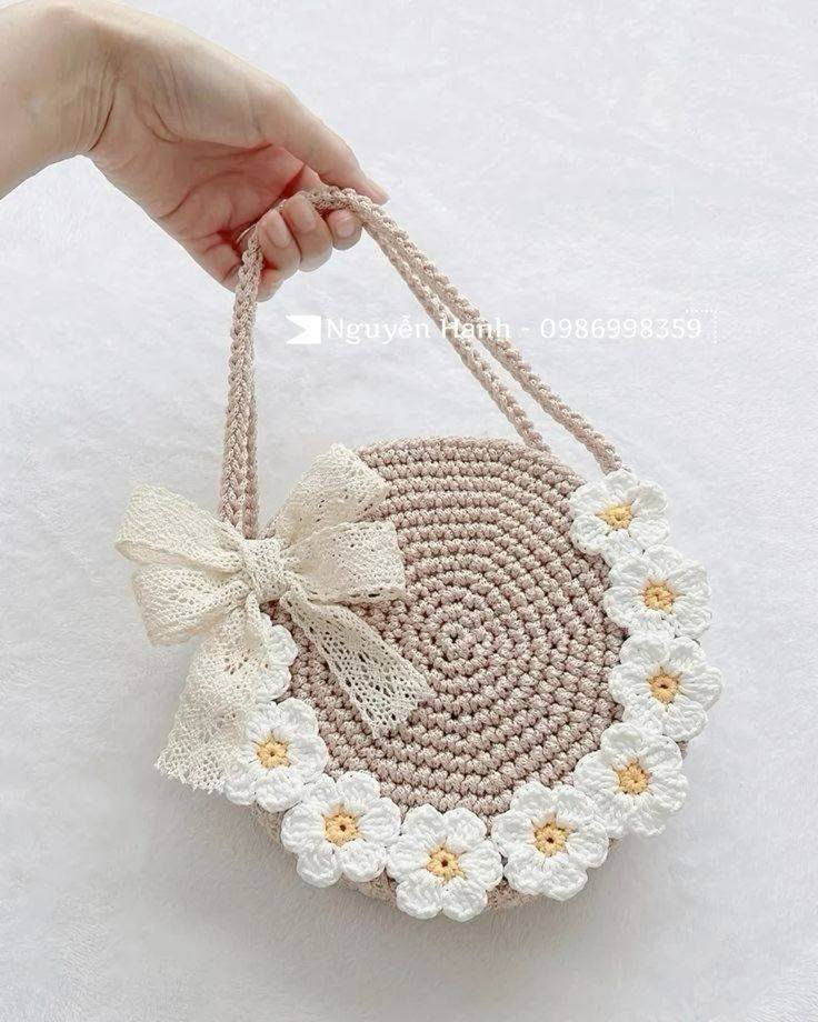 صباح الخير والعافية عليكم حبايب ❤
متوفرة يمنه انواع التصاميم الحقائب الكروشيه بنوتاتي للحجز خاص التوصيل داخل الحله


**إذا كنت صاحب هذا الإعلان وتريد حذفه لأي سبب، رجاءا أرسل رسالة إلى الدعم الفني**