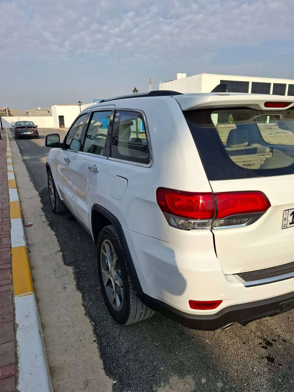 للبيع جيب ١٤ لمتد بلاص ضرر امريكا بنيد وجامرلغ السايق وبالعراق جامرلغ الخلفي جهة السايق ضرر خفيف كير مكينة شرط ماشية ١٦٠الف فول مواصفات السعر ١٩٠ مكاني بعقوبة ***********
