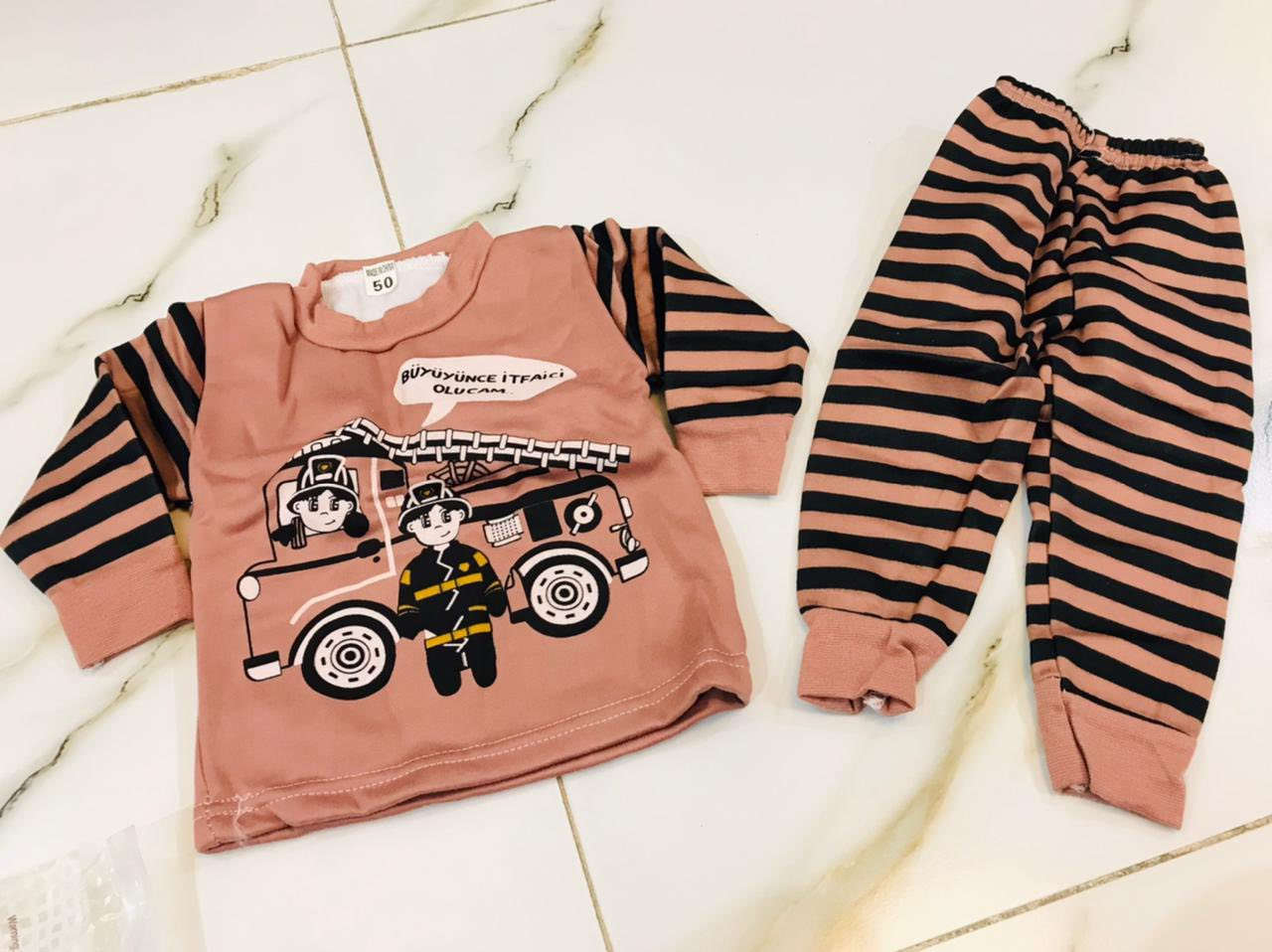 السلام عليكم ملابس اطفال اقل من سعر الجمله ٥٦ قطعه من عمر ٤ أشهر إلى  ٨ او ٩ اشهر يلبس بناتي ولادي

٣٢ قطعه اتراك ولادي ايابس من سنه إلى سنتين ونص
***********
