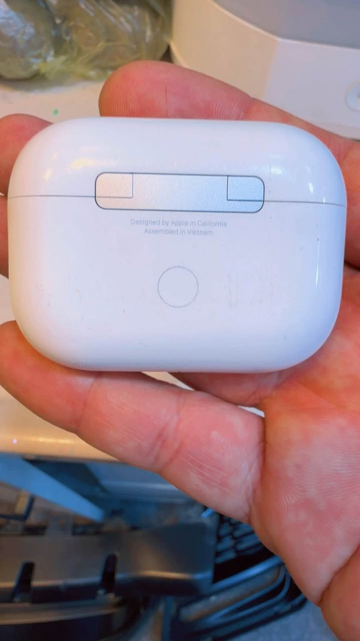 السلام عليكم 
كيس فقط (اصلي) ضمان نظافة 100%
نوع الكيس / Airpod Pro2 -- type-c (الجيل الثاني عزل)
للبيـع ب ٧٥،٠٠٠ الف
مكاني بغداد - ش فلسطين بغداد, العراق


**إذا كنت صاحب هذا الإعلان وتريد حذفه لأي سبب، رجاءا أرسل رسالة إلى الدعم الفني**