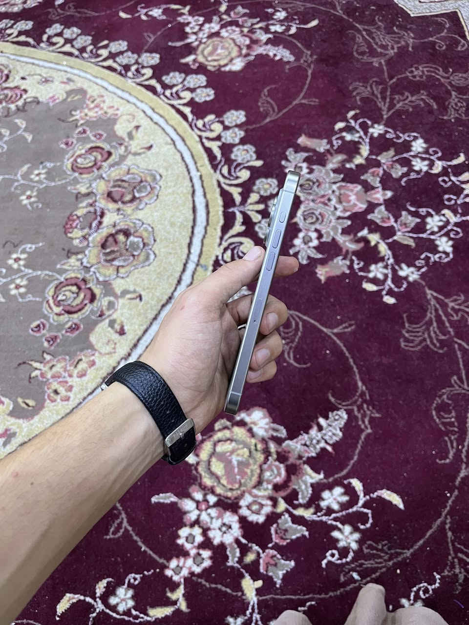السلام عليكم ايفون 15 برو ماكس دبل شريحة نموذج h/a نسخة الصين الجهاز مبدل ضهر اصلي فقط بطاريتة90 بلادية شرط تفحص جهاز نضافة فول كامرات يخبلن شحنة يطول هواي الجهاز ويا فقط كيبل للبيع سعرة 925 بي مجال مكاني نجف رقمي***********
