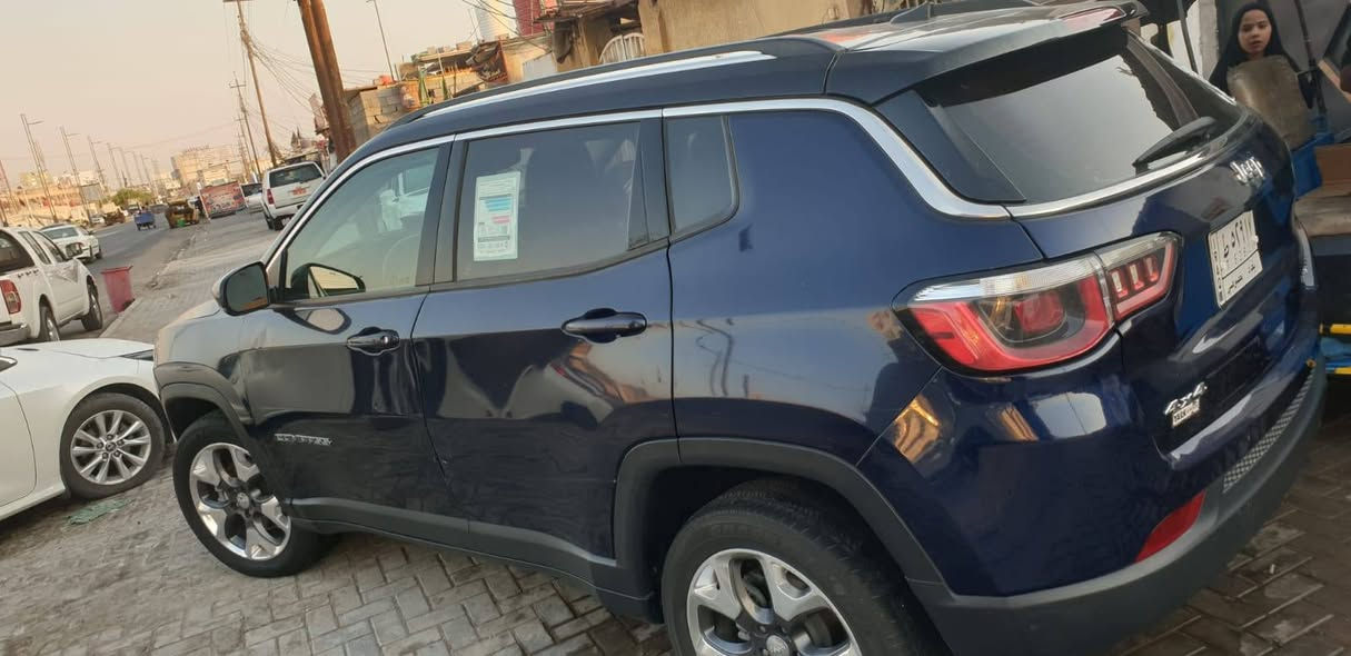 جيب كومباس  مدري 18 سياره وارد أمريكي بيه بنيد و شويه من الجاملغ رقم بغداد سياره جاهزه من كلشي مكينة و حداديه وكير مكان السياره بلا البصره معقل  سعر 115 وبيه محال التصال على رقم انه مكلف بلا نشر ***********
