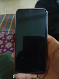 آيفون اكس آر • ١٢٨ • ظهر مكسور