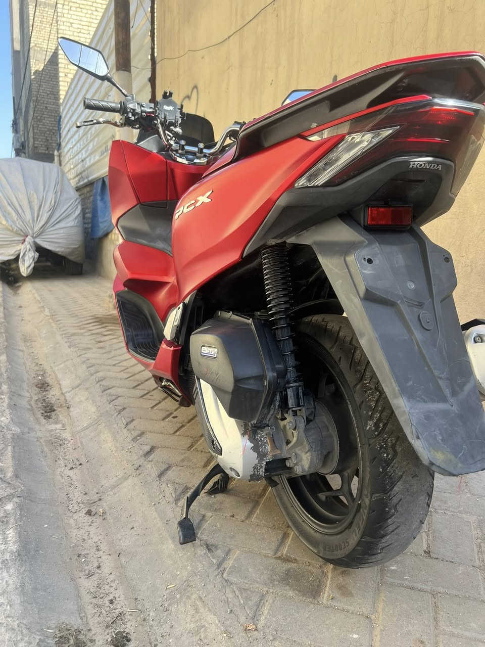 السلام عليكم PCX جيل رابع ماشية 45الف دراجة مال جناي مكفوله كفالة عامة السعر 16ورقة وبيها مجال للشراي 
***********
