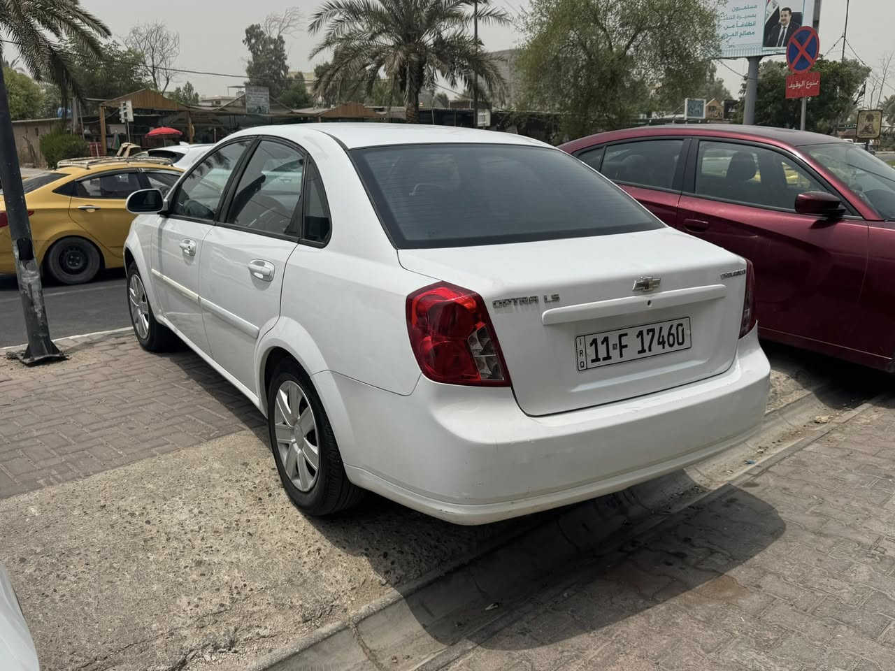 السلام عليكم 
بيع او مراوس 
بيها ضربة بالهلال الخلفي من الاسفل وصاعدين بالصبغ على الجاملغ والباب صفحة الصدر 
اوبترا 2011 خليجي شركة عامة ماشية ٢٦٠ الف مبدل محرك جديد قبل شهر طابوگة راديتر جديد تخم تاير جديد دسكات جدد راديتر ودبة وقبق جدد باتري جديد واير بلك جديد 
ضفيرة السيارة بلاد 
غرفة السيارة بلاد 
 السيارة بيها طرگة بالصدر بس مابيها مشاوط وجويتر عاطل بس تمشي طبيعي بس بالتبريد ينزل الرون 
تبريد ثلج + تتفئة  
السيارة جديدة جداً سبير الشركة بيها 
السعر 84 قابل للتفاوض 
رقم الهاتف *********** متوفر واتس اب
 مكاني بغداد
