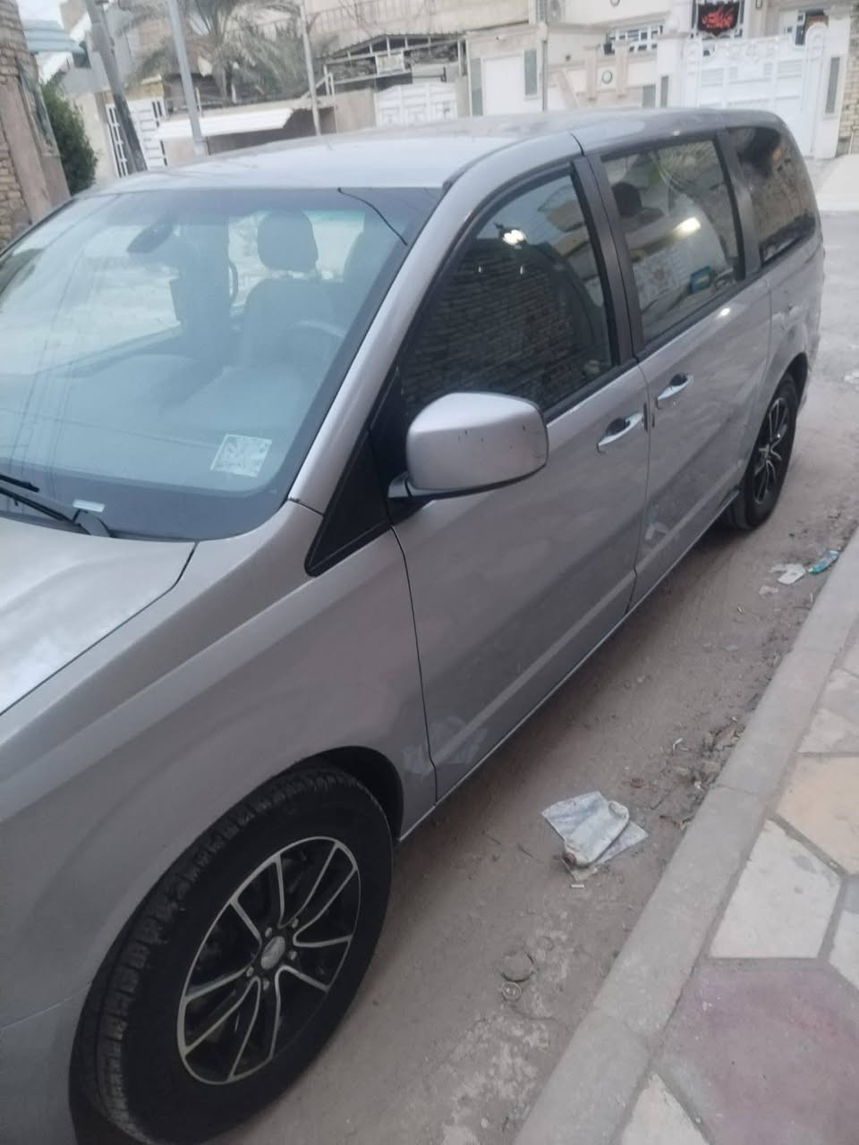 السلام عليكم
دوج كرفان ١٨

رقم بصره بسمي

لبيع

أبواب وجنطه كهربائيه 

تحكم استيشن

شاشة قلاب 

ماشيه ١٢٠

مكينه ٣٦٠٠

مكان ميسان 

السعر ١٧٠ بي مجال
***********
