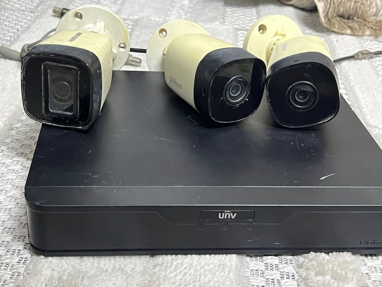 كامرات للبيع
نوعيه ديفي ار UnV
ويا هارد 500كيكا 
ويا نوب 3كامرات عنوان تاميم
سعر 60 الف
***********
